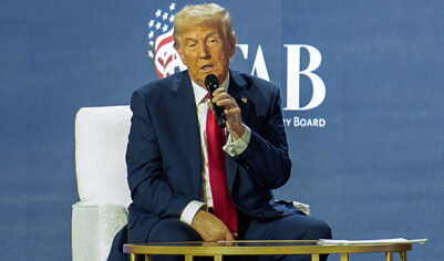 Трамп подписал законопроект о регулировании стейблкойнов