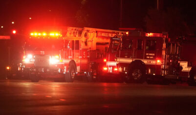 Пожарные спасли десятки рабочих после обрушения туннеля в популярном западном городе