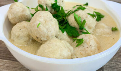 Тефтели из куриной грудки со сливочным соусом. вкусный рецепт с фото пошагово и видео