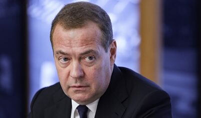 Медведев заявил об экономическом и управленческом коллапсе на Украине