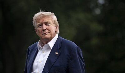 Bloomberg заявил о последствиях торговых «побед» Трампа над ЕС и Японией