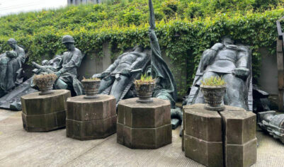 Мэр Львова предложил обменять останки советских солдат на бойцов ВСУ. Россия назвала это цинизмом