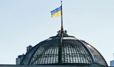 «Покажите украинский центр принятия решений»: почему ВС РФ не атакуют здание Верховной Рады или офиса Зеленского?