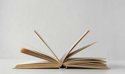 «Не выдержал и купил топор»: россиянин написал книгу о том, как расчленил мать