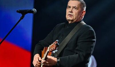 Критик Бабичев: песня «Конь» группы «Любэ» должна быть в школьной программе