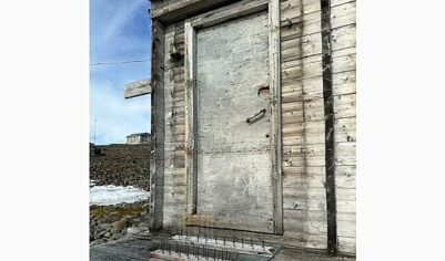 В России открылся «самый жуткий» пункт выдачи заказов
