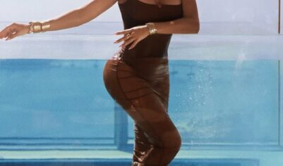 Анна Седокова покрасовалась в бикини на отдыхе (видео)