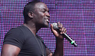 СМИ: избитый охранник требует с рэпера Akon извинений и компенсацию