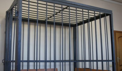 Присяжные признали невиновным в  новых убийствах главаря банды «Желтые хризантемы»