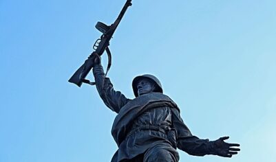 Вступил в силу закон о наказании за осквернение воинских мемориалов