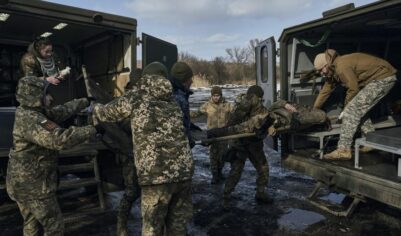 Генералы нагло врут. Капитуляции быть. Военкоры доигрались: главное к утру