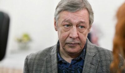СМИ: Михаил Ефремов подарил квартиру семье, с которой воевал несколько лет