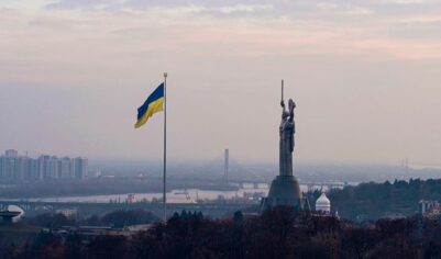 Украинцев с 14-ти лет будут готовить к конфликту с РФ: политолог