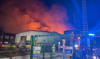 «В воздухе куча хлама»: появились пугающие подробности мощного взрыва в промышленной зоне