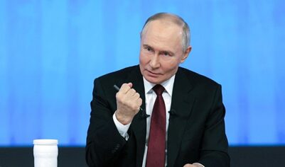 Путин заявил о росте ВВП на 0,4% в годовом выражении