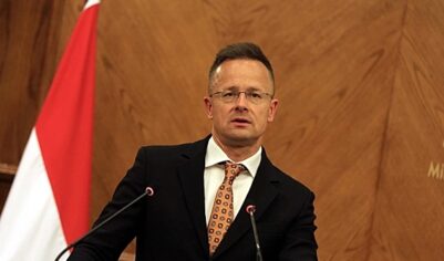 Сийярто: ЕС окольными путями покупает у РФ намного больше нефти, чем Венгрия