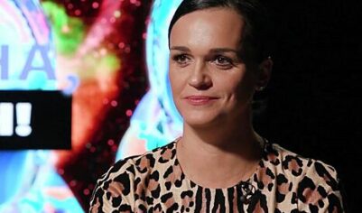 Певица Слава призналась, что потратила миллион на «утешителей»