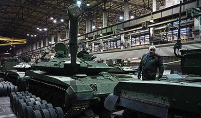 Песков раскрыл, как российская экономика действует в условиях СВО