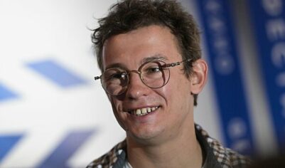 KP.RU: Актер Никита Кологривый вернулся к жене