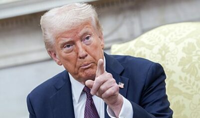 WP: политика Трампа может грозить американской экономике спадом