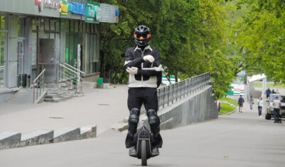 Ремонтник СИМ объяснил возможную причину взрыва моноколеса в аэропорту Домодедово