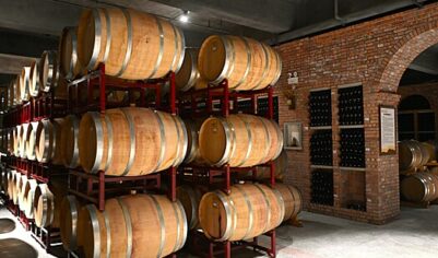 Китай стал крупнейшим рынком российского вина в январе-августе 2025 года