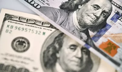 ЦБ понизил курс доллара на 17 сентября до 82,84 рубля