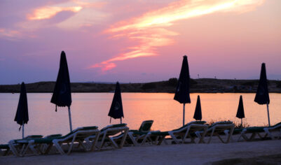 Отдых в бархатный сезон подорожал на 13%: куда собрались россияне по осени