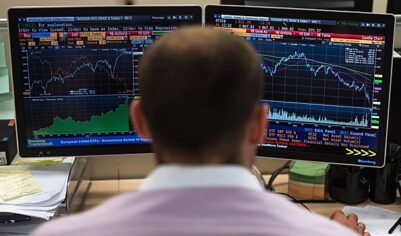 Индекс РТС перешел к снижению после публикации ЦБ официальных курсов валют