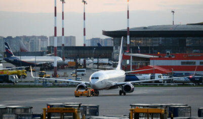 В Шереметьево китайский Airbus A330 задел российский Superjet 100. В самолетах были сотни пассажиров