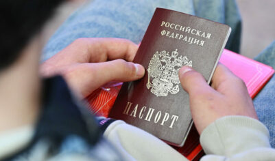 «Чудны дела твои». Российского блогера лишили гражданства за угрозу нацбезопасности