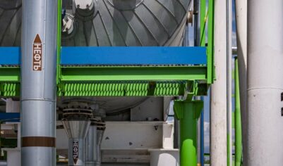 Санкции против российских нефтяных гигантов: что ждет цены на бензин в ближайшие недели