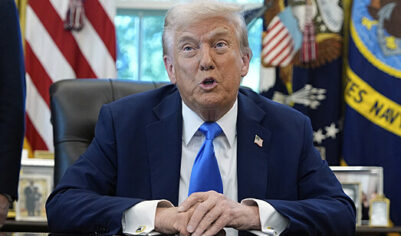 Трамп объявил о введении 25-процентных пошлин на импорт ряда грузовиков в США