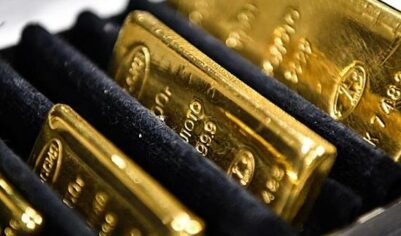 Стоимость золота на бирже Comex снизилась более чем на 3%