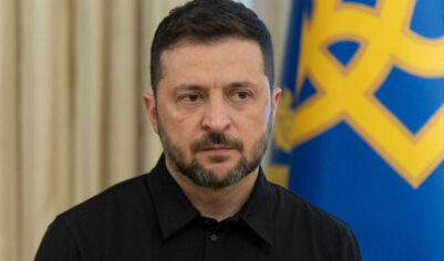 «Шантажируют оппонентов»: Зеленский хочет остаться президентом Украины