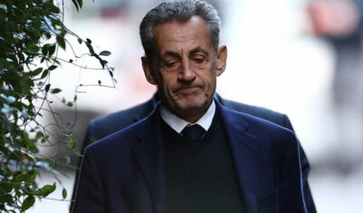 Грозятся убить, мешают спать, высмеивают рост. Как прошел первый день Николя Саркози в тюрьме