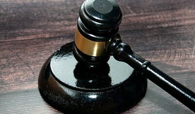 Суд заключил под стражу начальницу судебных приставов