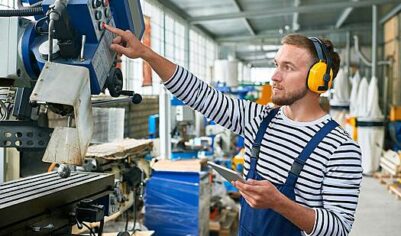 Безработица в России упала до исторического минимума