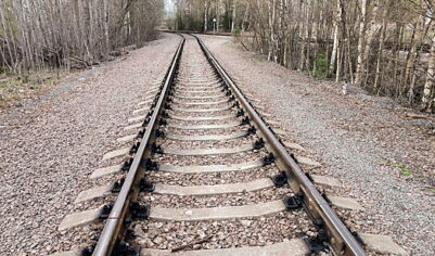 Еще два поезда экстренно остановили из-за сообщений о минировании