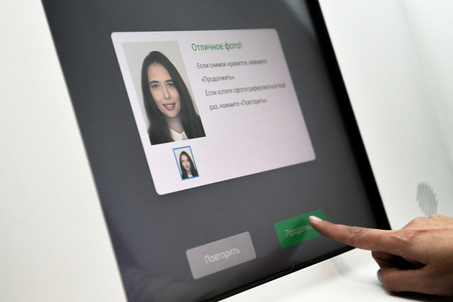 «500 тысяч откажутся от поездок». Чем грозят новые правилах выезда детей за границу