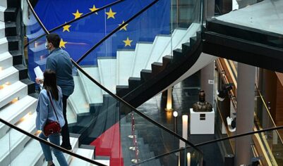 На пороге «крупнейшего кризиса»: новые пошлины ЕС могут уничтожить важную отрасль Британии