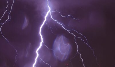 В Адлере зафиксировали молнию рекордной мощности