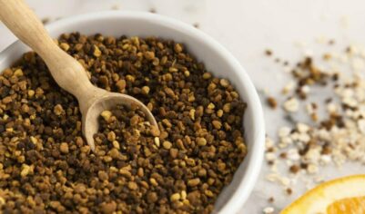 Для иммунитета и потенции: что такое пчелиный хлеб и кому нужно есть