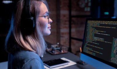 Айтишникам увеличивают зарплаты под их массовое увольнение