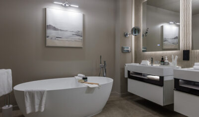 Пара сварилась в ванне мотеля после празднования дня рождения маленькой дочери