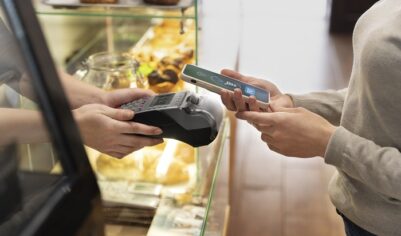 На кассе цена больше, чем на ценнике, — отдай бесплатно!