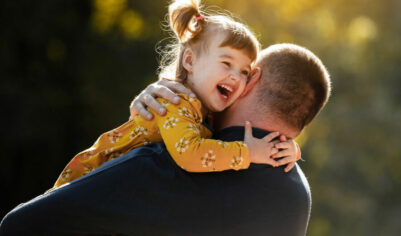 Сильный отец — сильная страна: как Путин укрепляет престиж отцовства в России