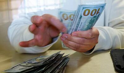 Костин рассказал об уходящем из нашей жизни долларе