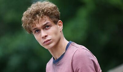 Агент Калюжного опроверг слухи о проблемах актера в армии