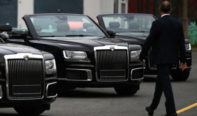 «Больших денег не даст». Налог на роскошь в России пока решили не повышать